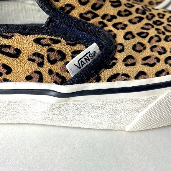 VANS•CLASSIC SLIP ON•LEOPARD SUEDE PRINT•WOMENS 7.5 / MENS 6 - Picture 3 of 7